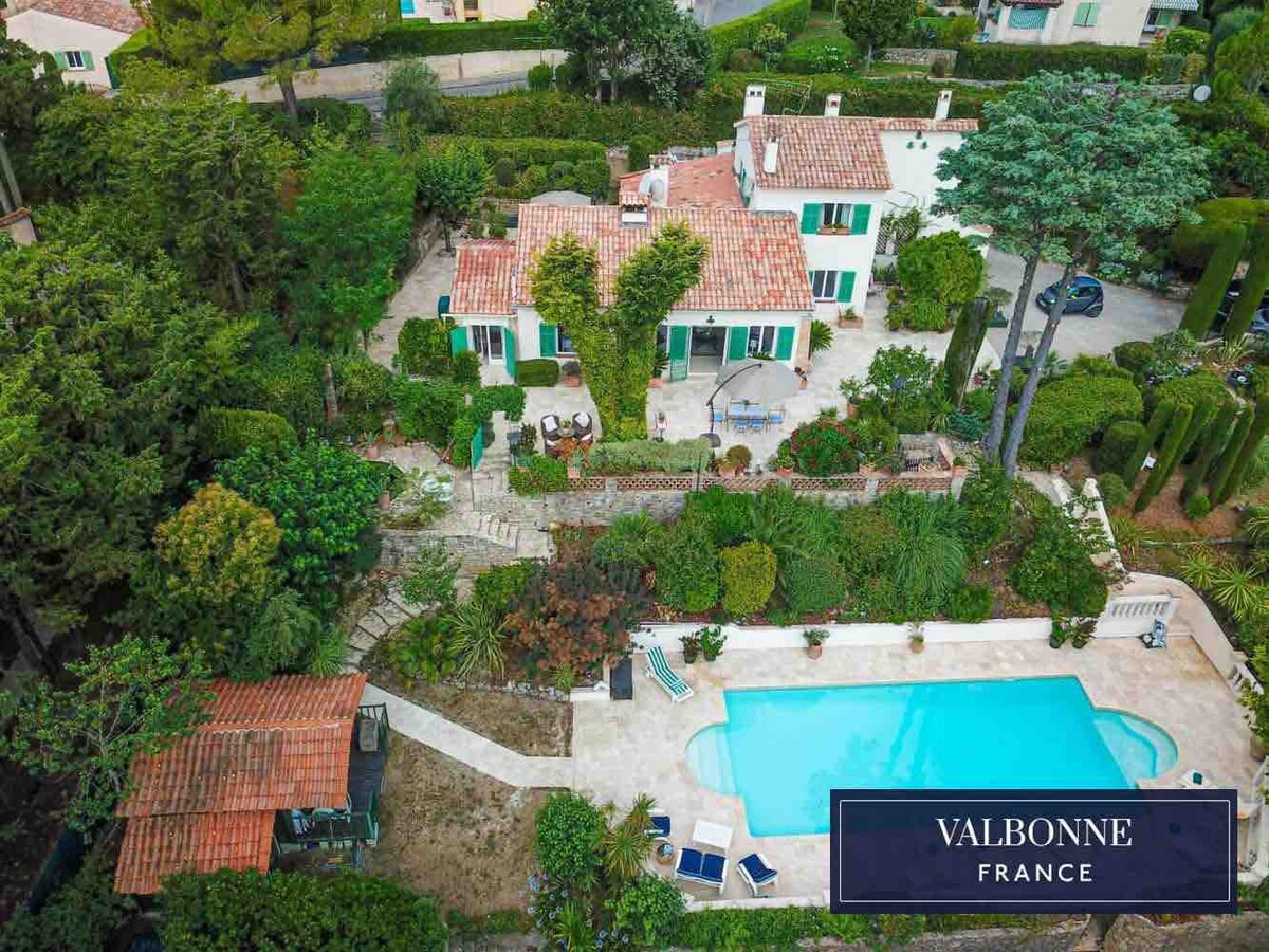 Luxury Villa with swimming pool, Valbonne village!