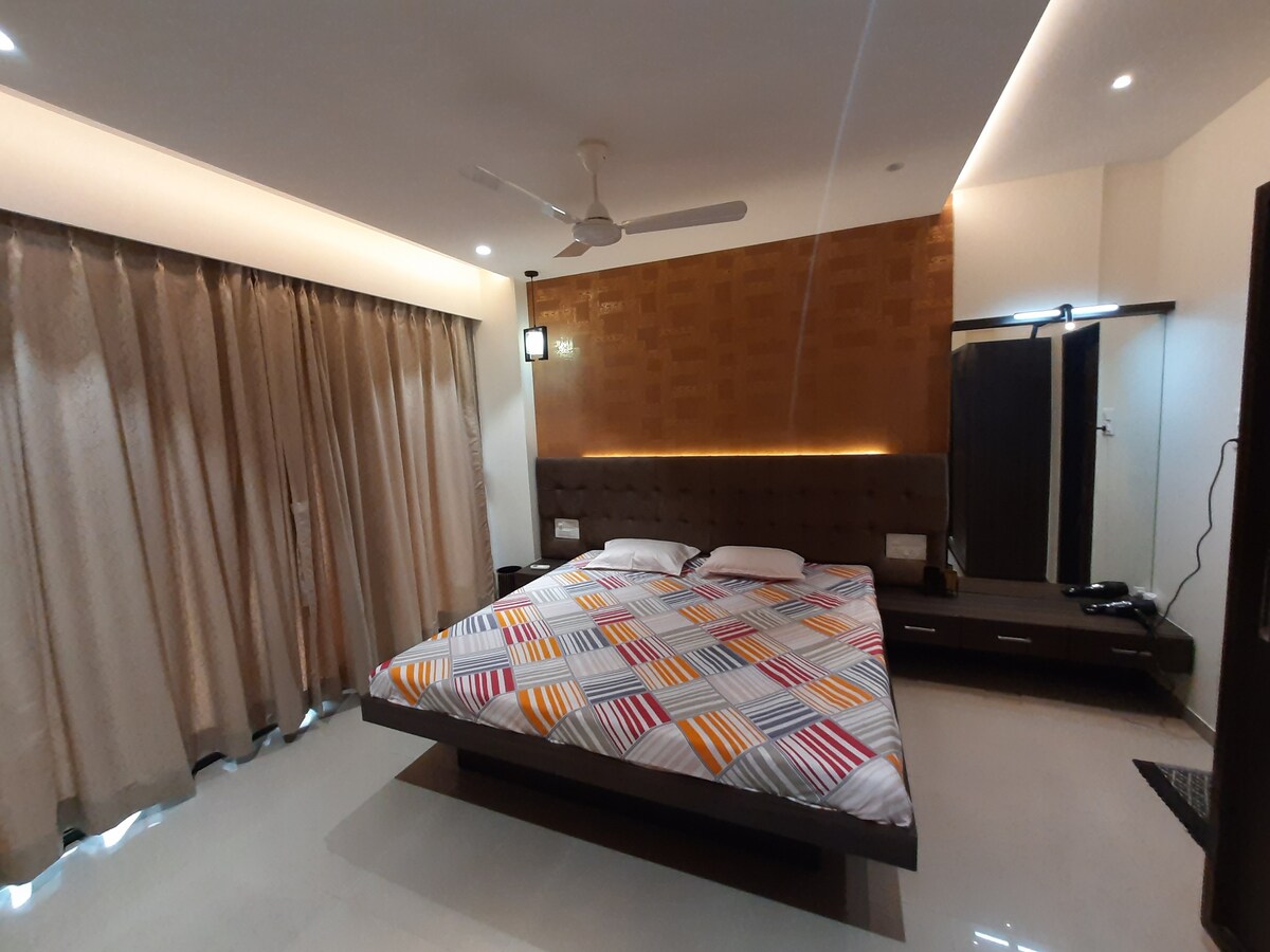 NARAYANI ， 2bhk ，靠近指定拉湖， mahalaxmi madir