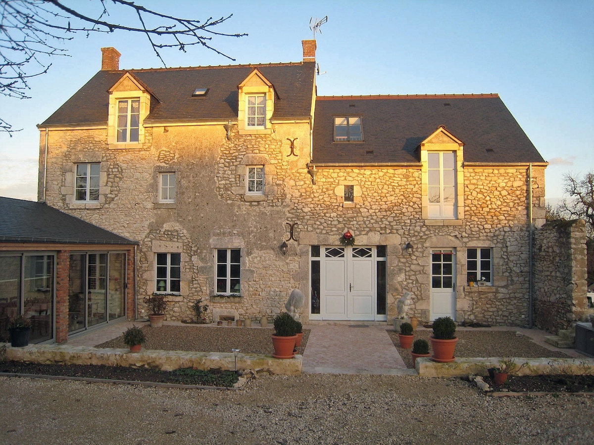 Eugénie 's House, Chantecaille家庭套房