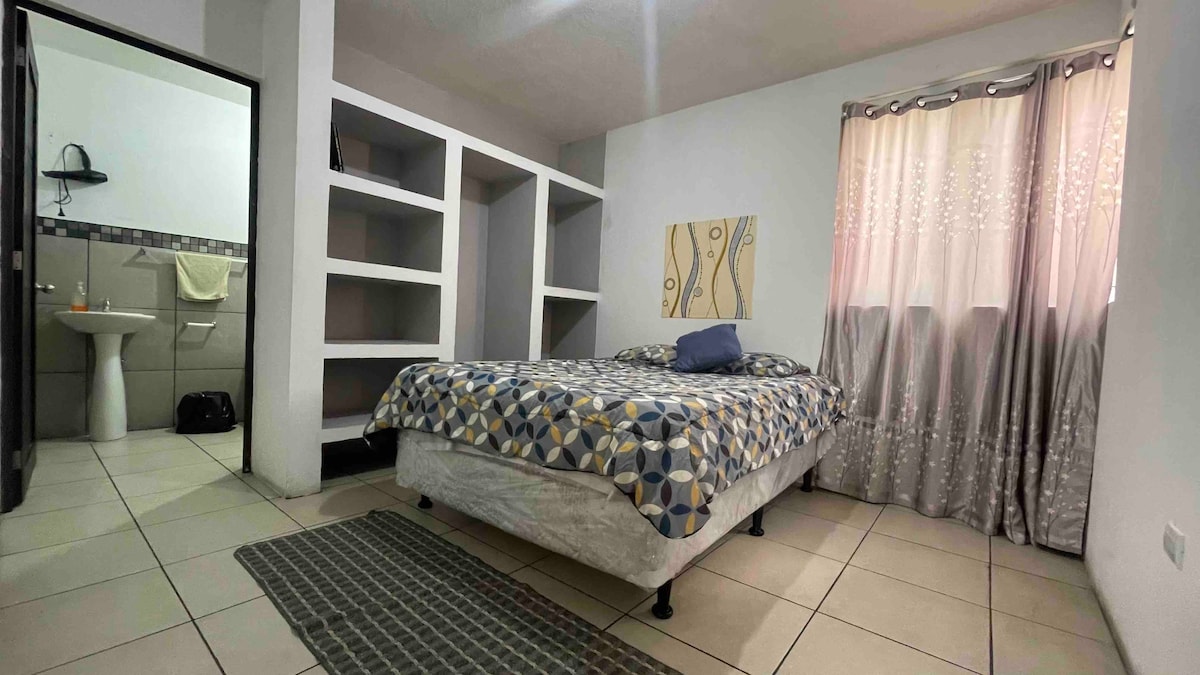 公寓位于克萨尔特南戈3区（ Quetzaltenango Zone 3 ）中心地段