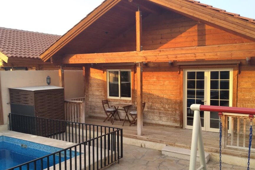 Chalet Swiss Husaynesia