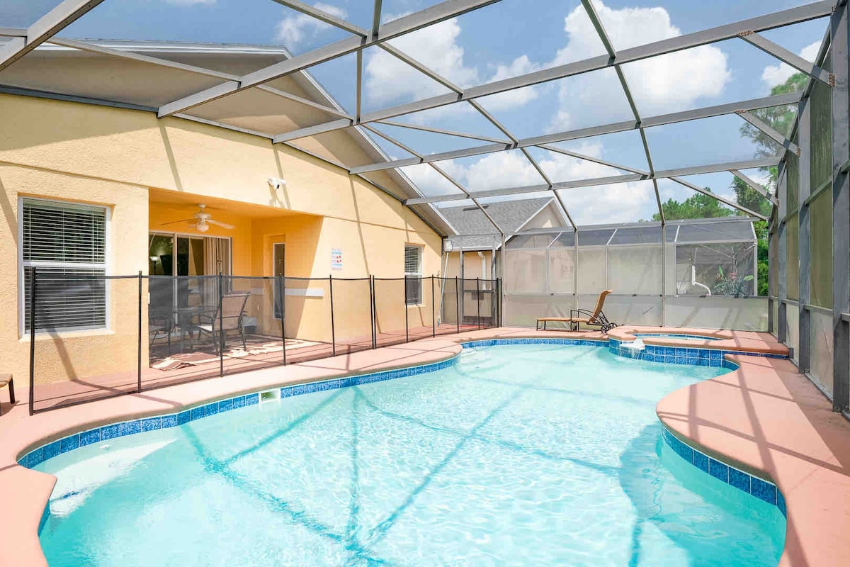 Vacation King Bed Home w/ Pool &Games, near Disney