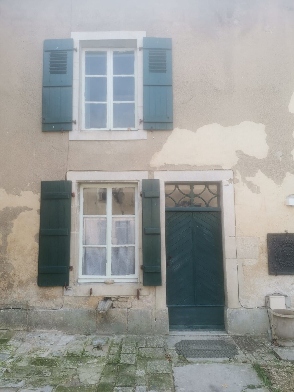 Maison chaleureuse avec cuisinière à bois