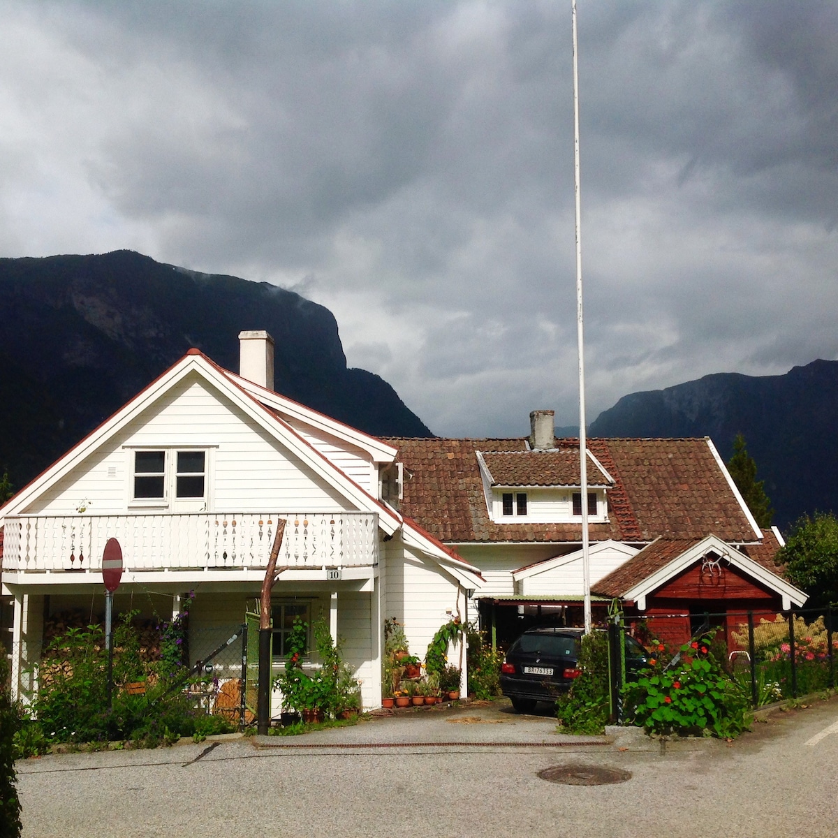 My house in center of Aurland