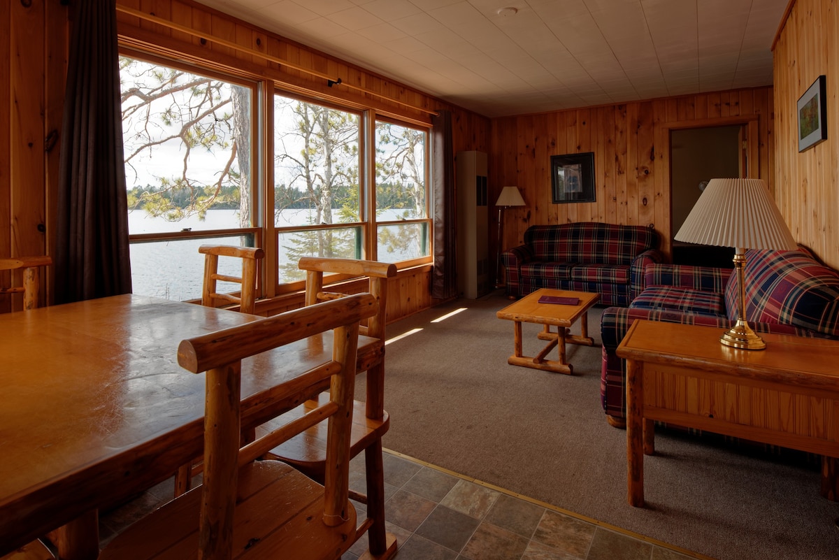 Elbow Lake Lodge 3BR/1BA Lakeside Cabin - Twilight