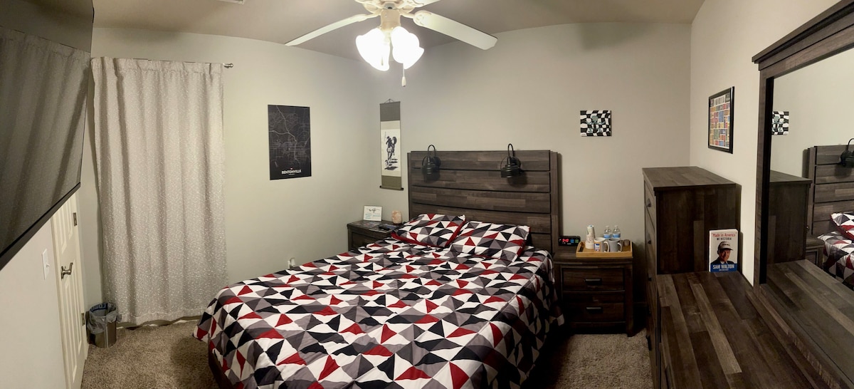 本顿维尔（ Bentonville ）舒适凉爽的单卧室公寓。