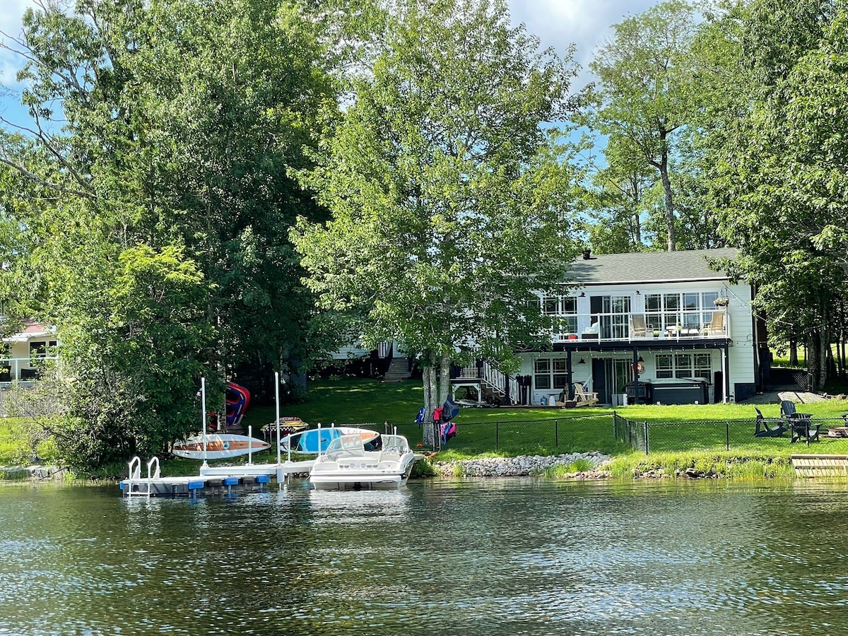 Dockside Cottage on Shortts Lake
