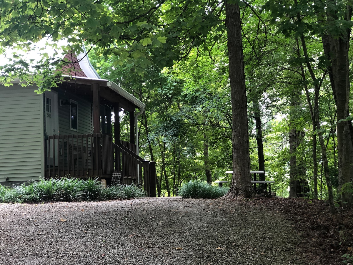 Basil Cottage on the Creek