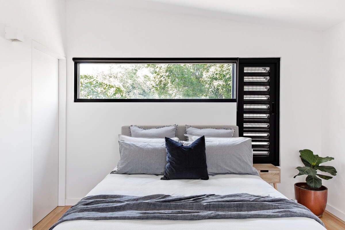 Contemporary Camperdown Studio