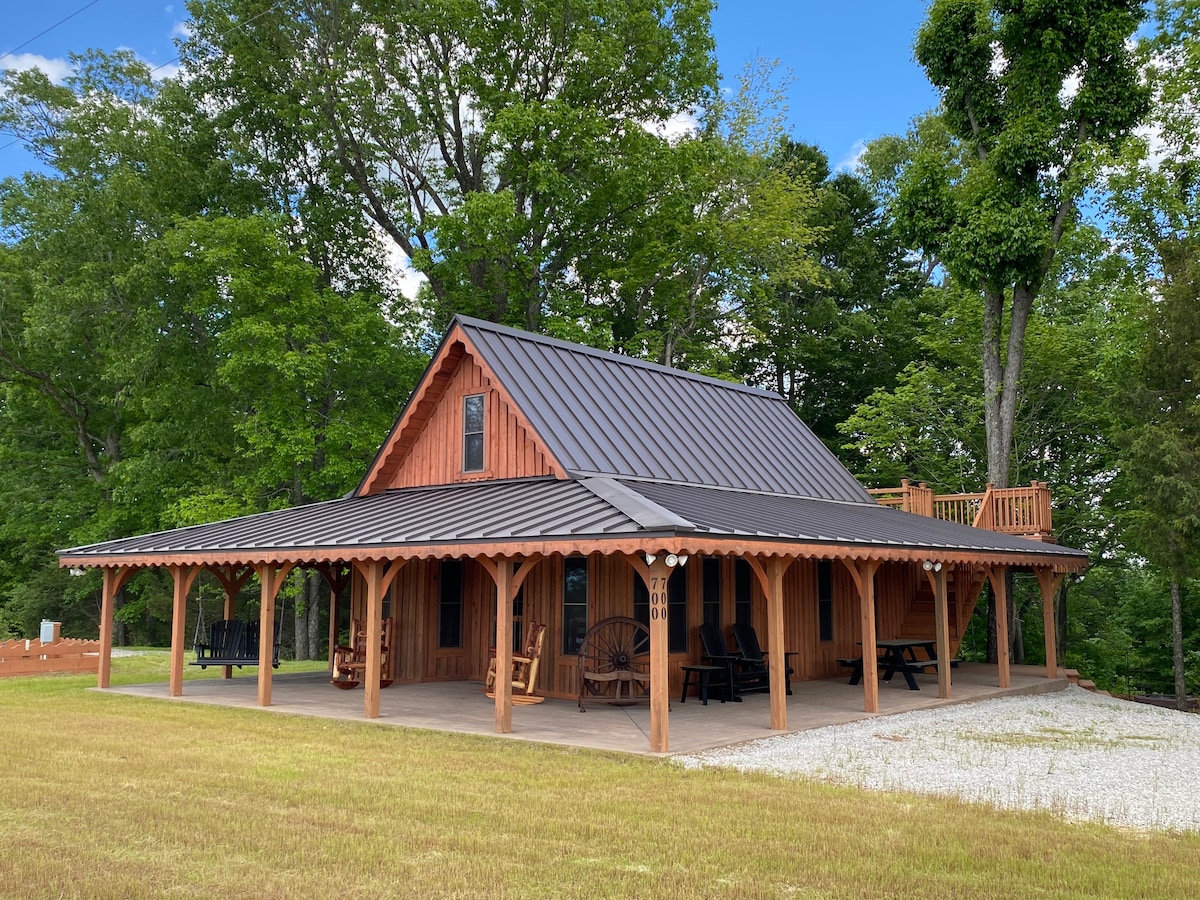 俯瞰马龙湖的白崖小屋