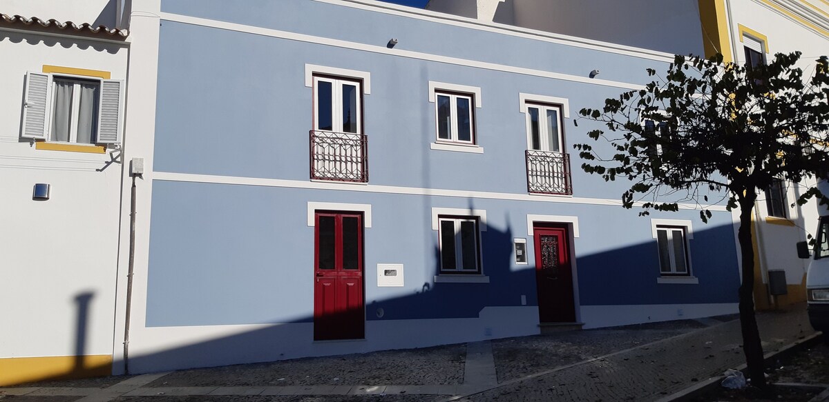 Blue House -白色房间