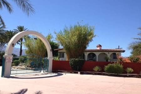 Coachella Estate with clubhouse & pool & spas