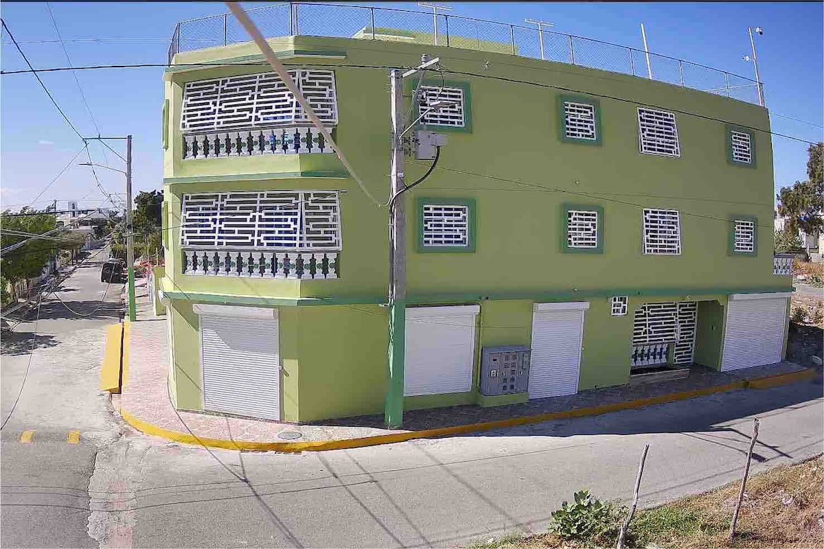 Alojamiento confortable con piscina en la azotea