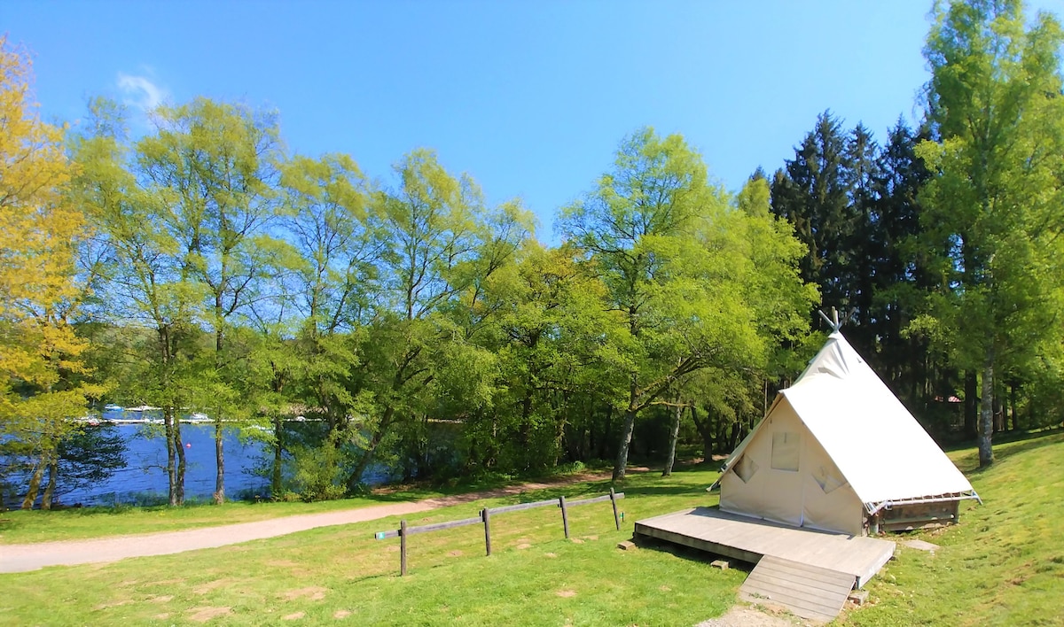 tipi 4 pers au bord du lac des Settons