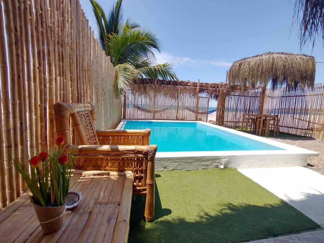 Casa Brandon con piscina frente al mar