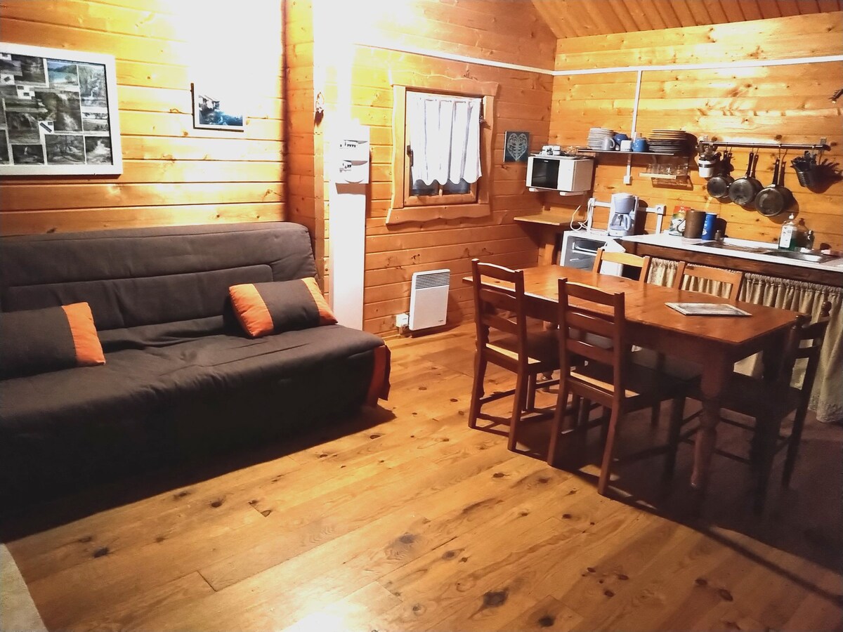 Chalet 40 M2 Lacs, cascades, rivières. Pêche