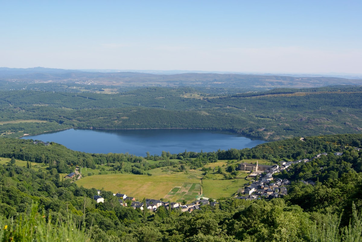 El Mirador de Sanabria I, (Alojamientos rurales)