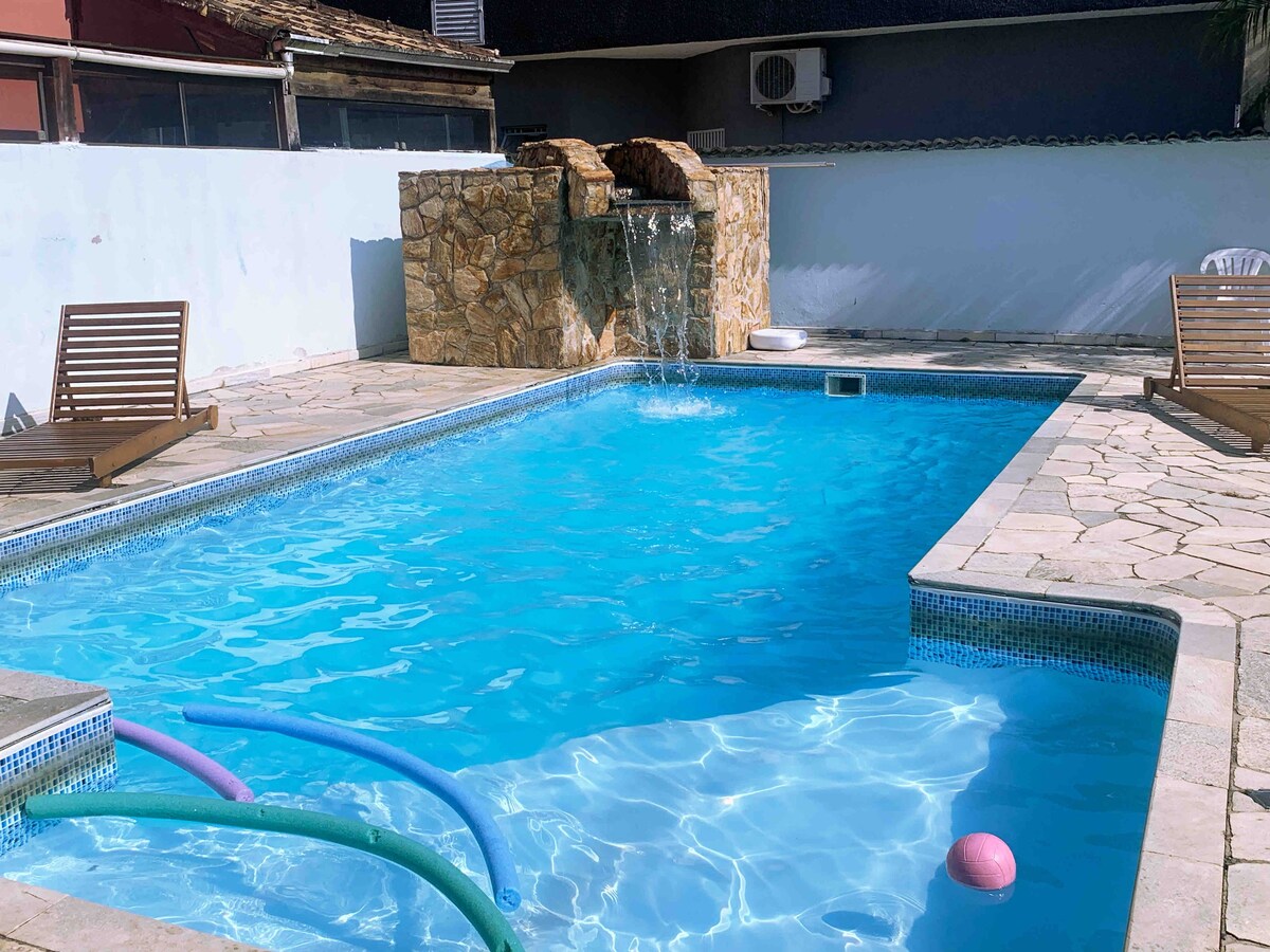 Casa Morada da Praia带泳池