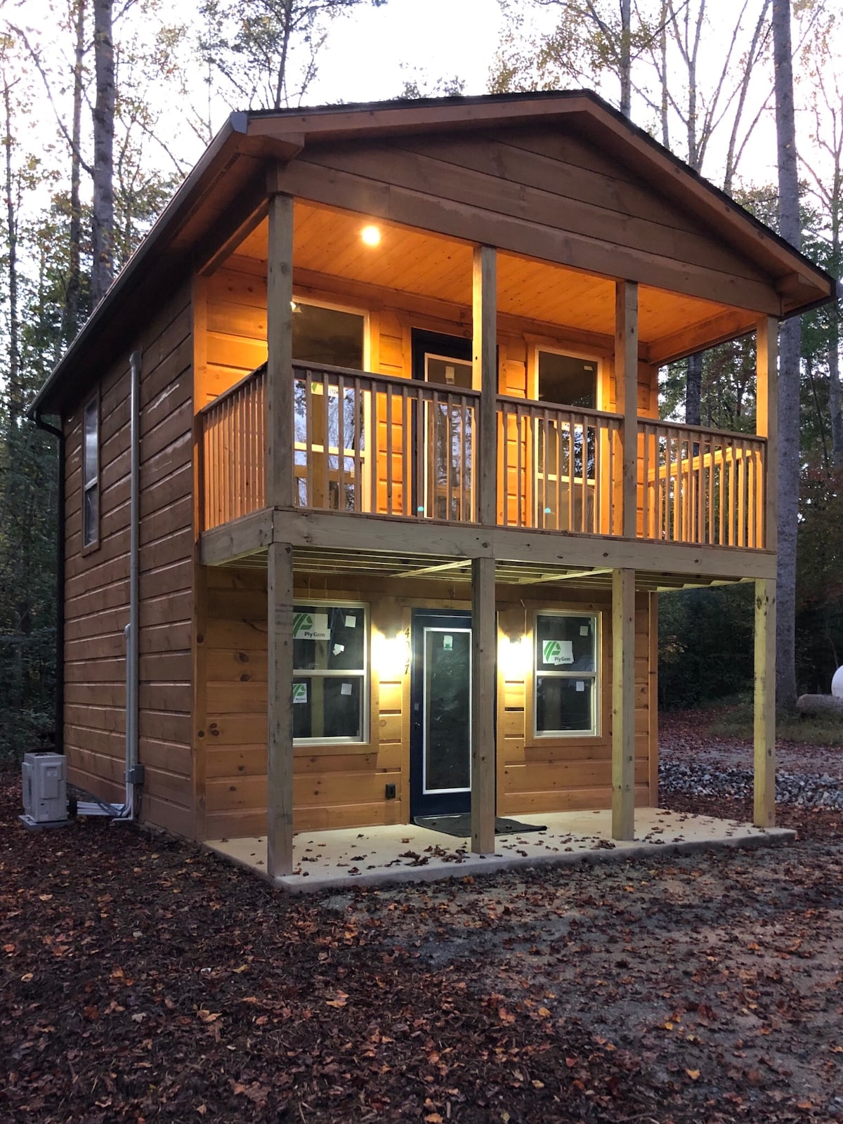 蓝门小屋（ Blue Door Cabin ）