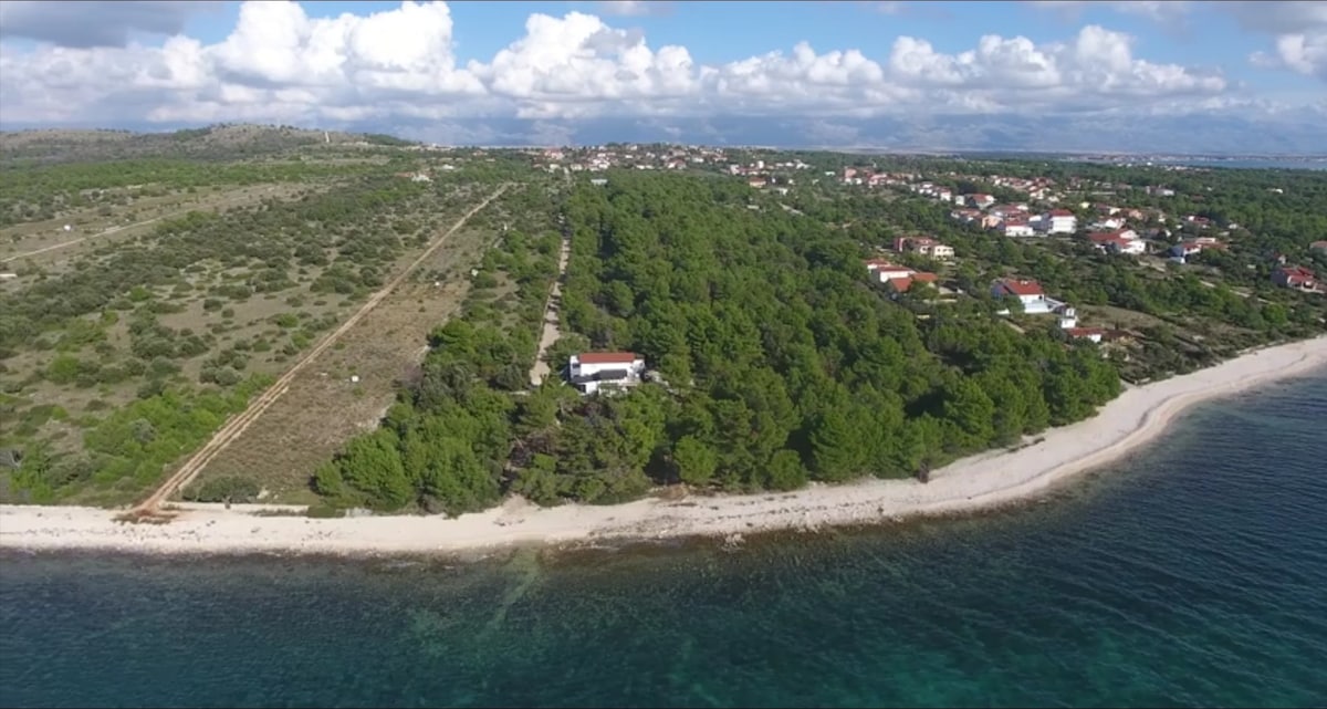 马勒卡别墅（ Villa Malecka ） ，与世隔绝，距离海滩35米