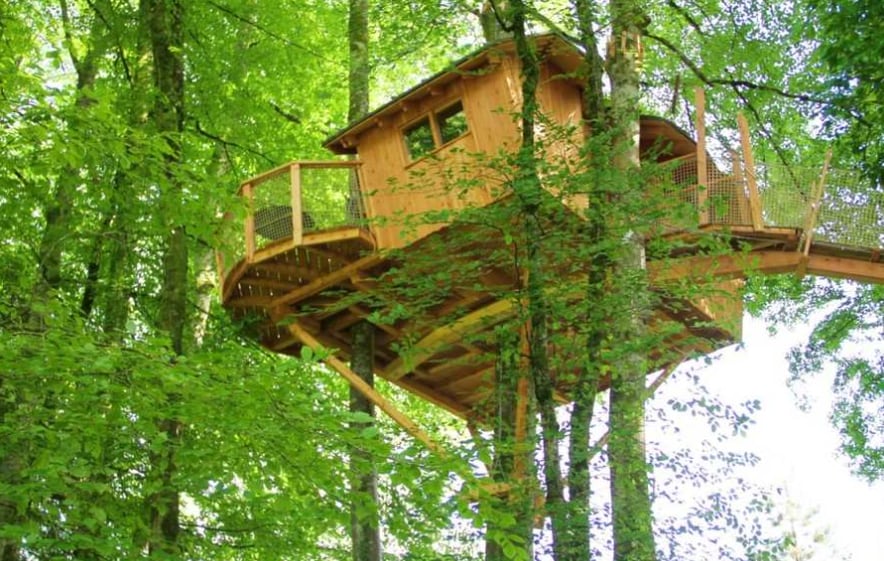 Cabane dans les arbres, La Sarrazine