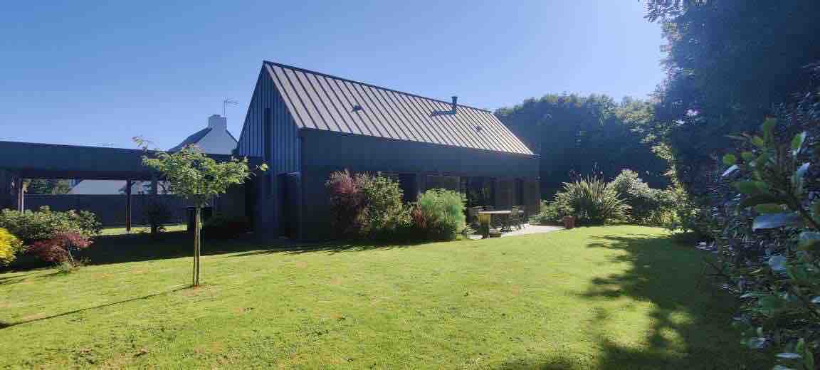 Les 3 Chênes Maison en zinc style loft avec jardin