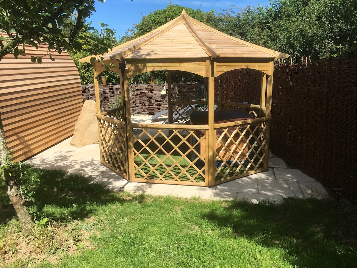 The Orchard Glamping pod