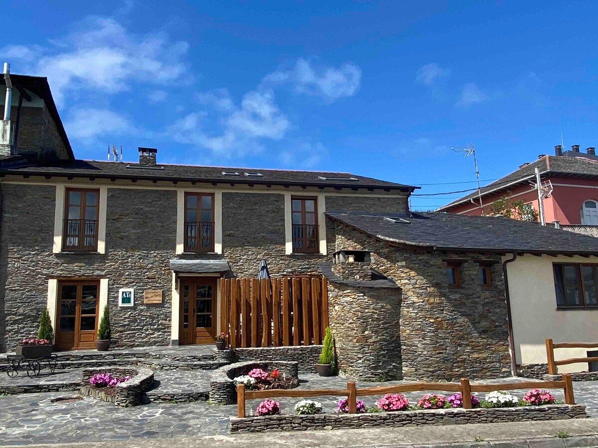 Nice rural house with views of the Navia estuary