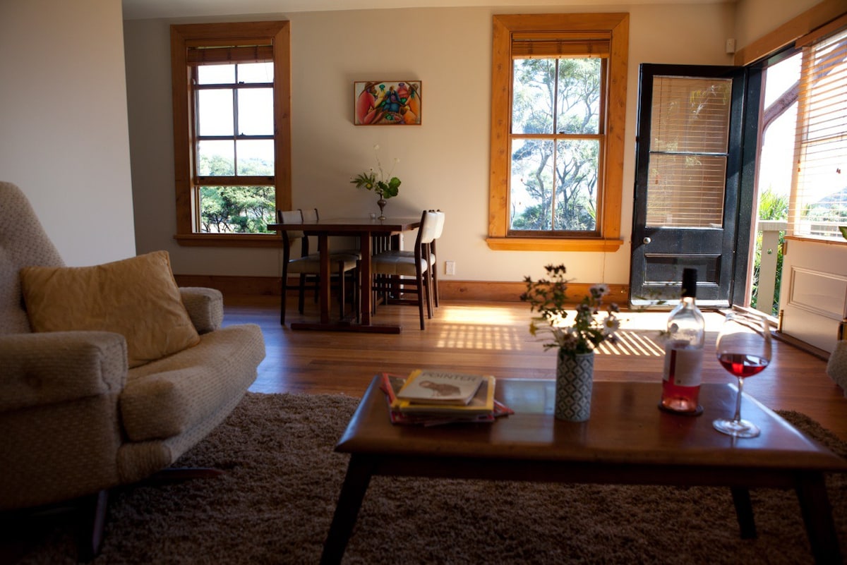 Ara Station-Te Henga/Bethells Beach