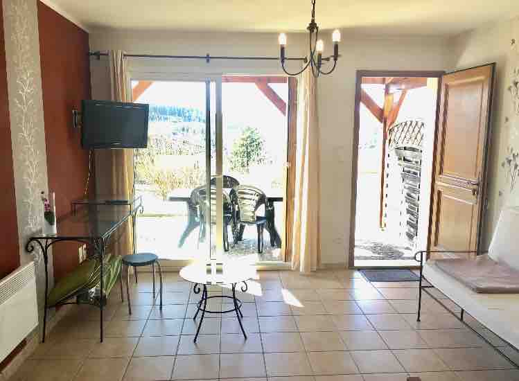 Bel appartement équipé avec piscine et terrasse