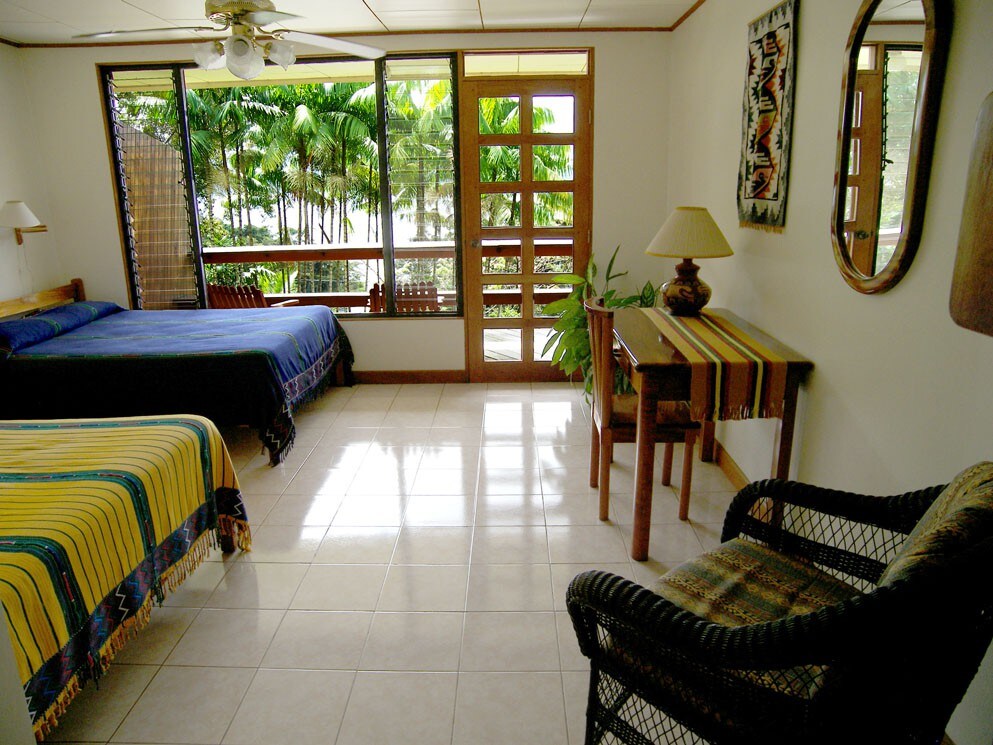 Villa Decary Hotel: Lake views, lush rainforest