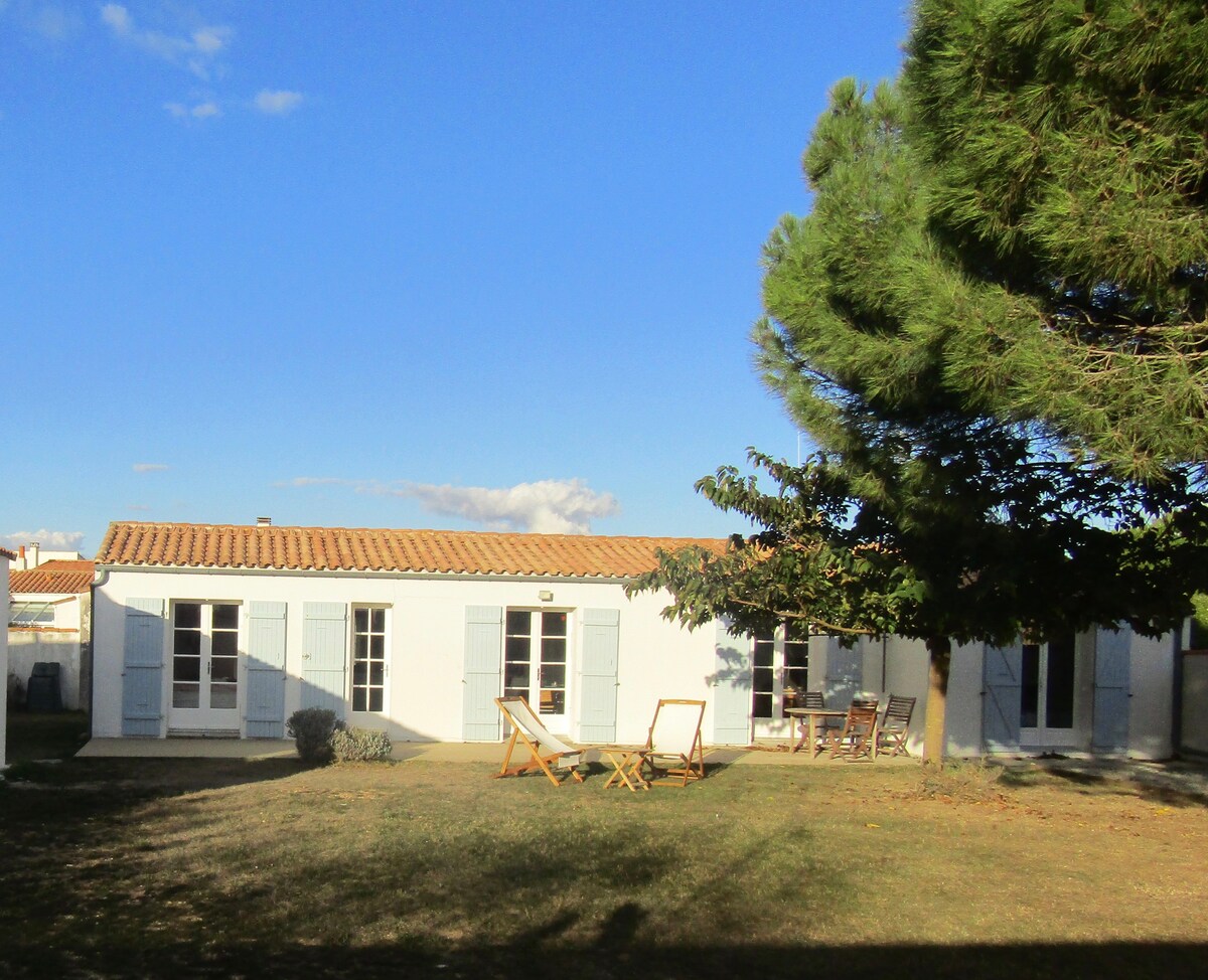 Belle maison familiale à côté de la mer, LA FLOTTE