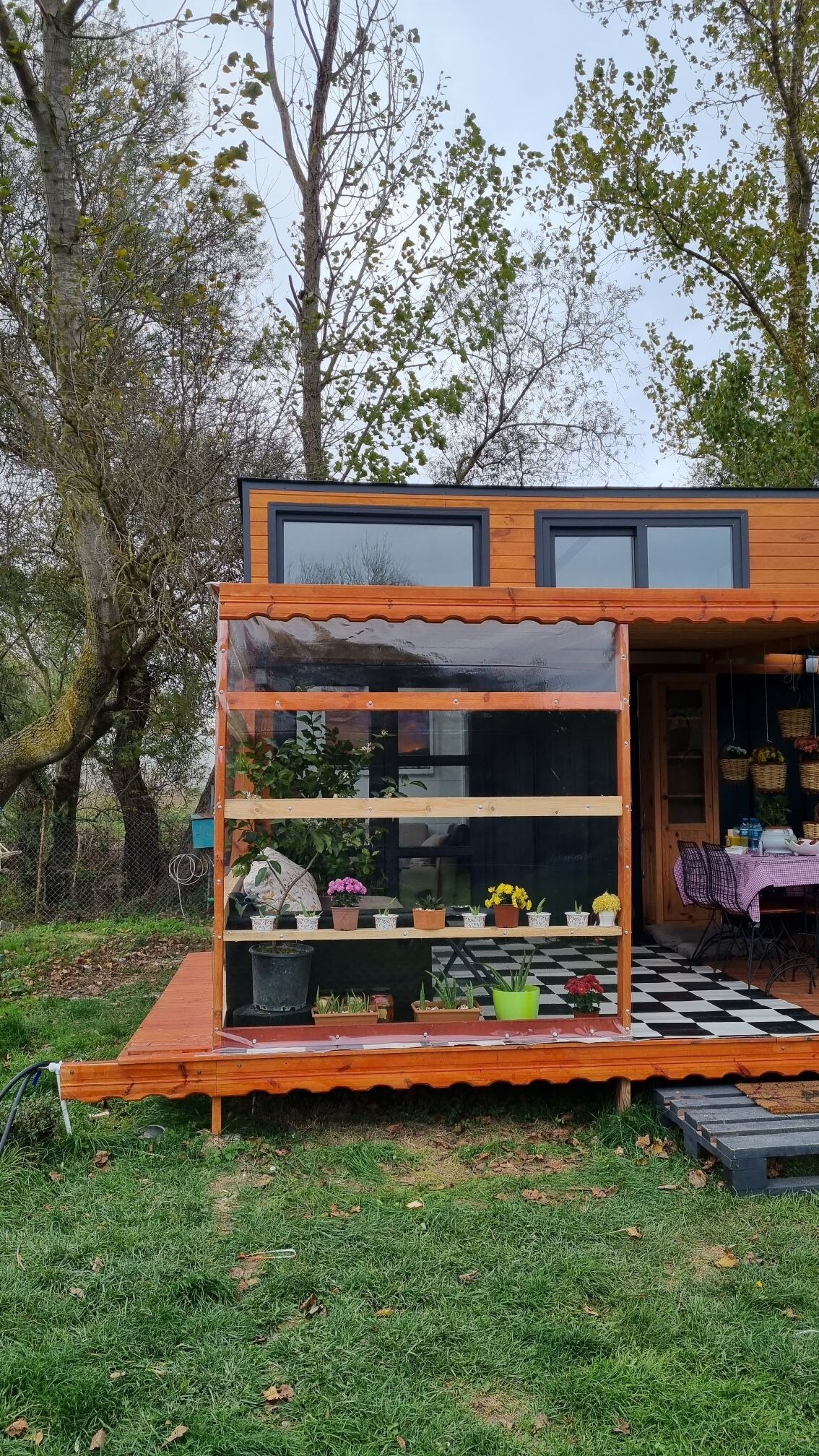 Caravangarage Tinyhouse Family