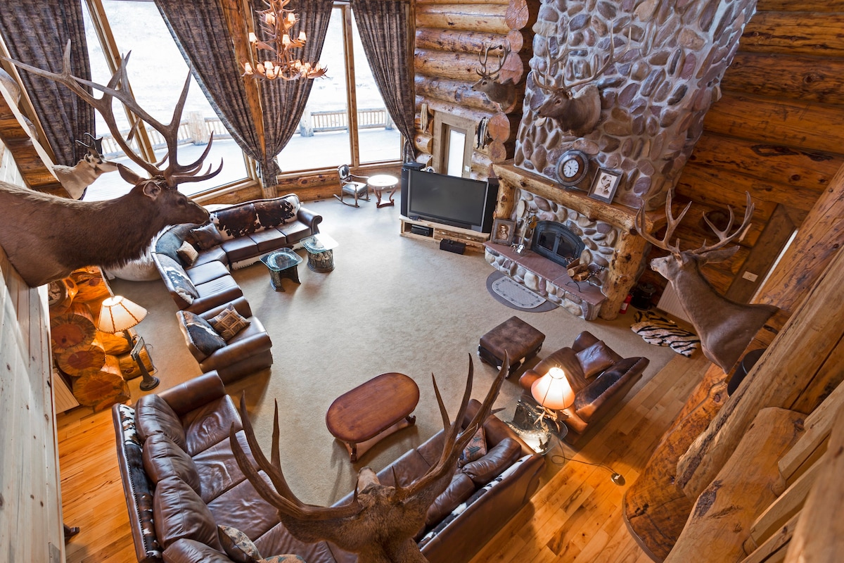 Bear Mountain Lodge