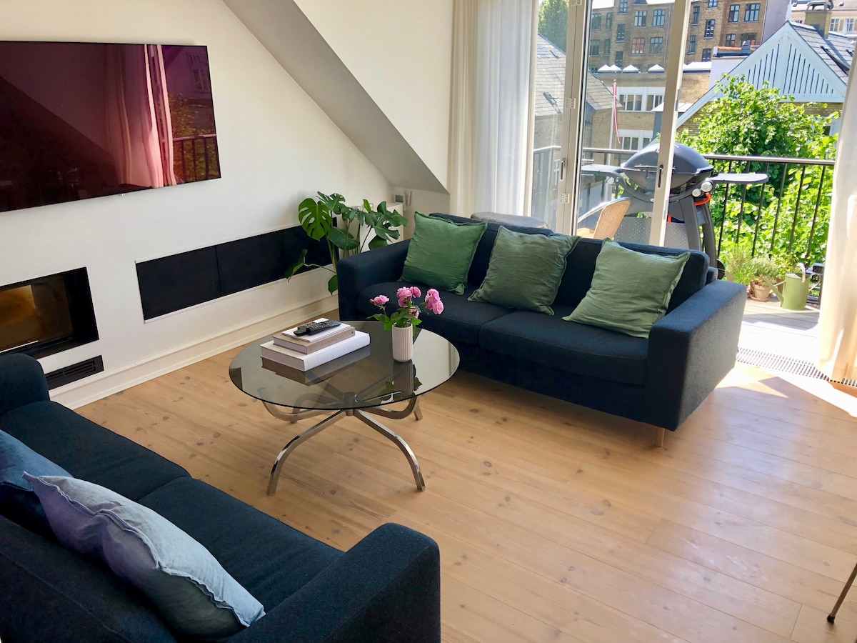 100 m2, 3 bedroom stylish apt w/garden & free pkg