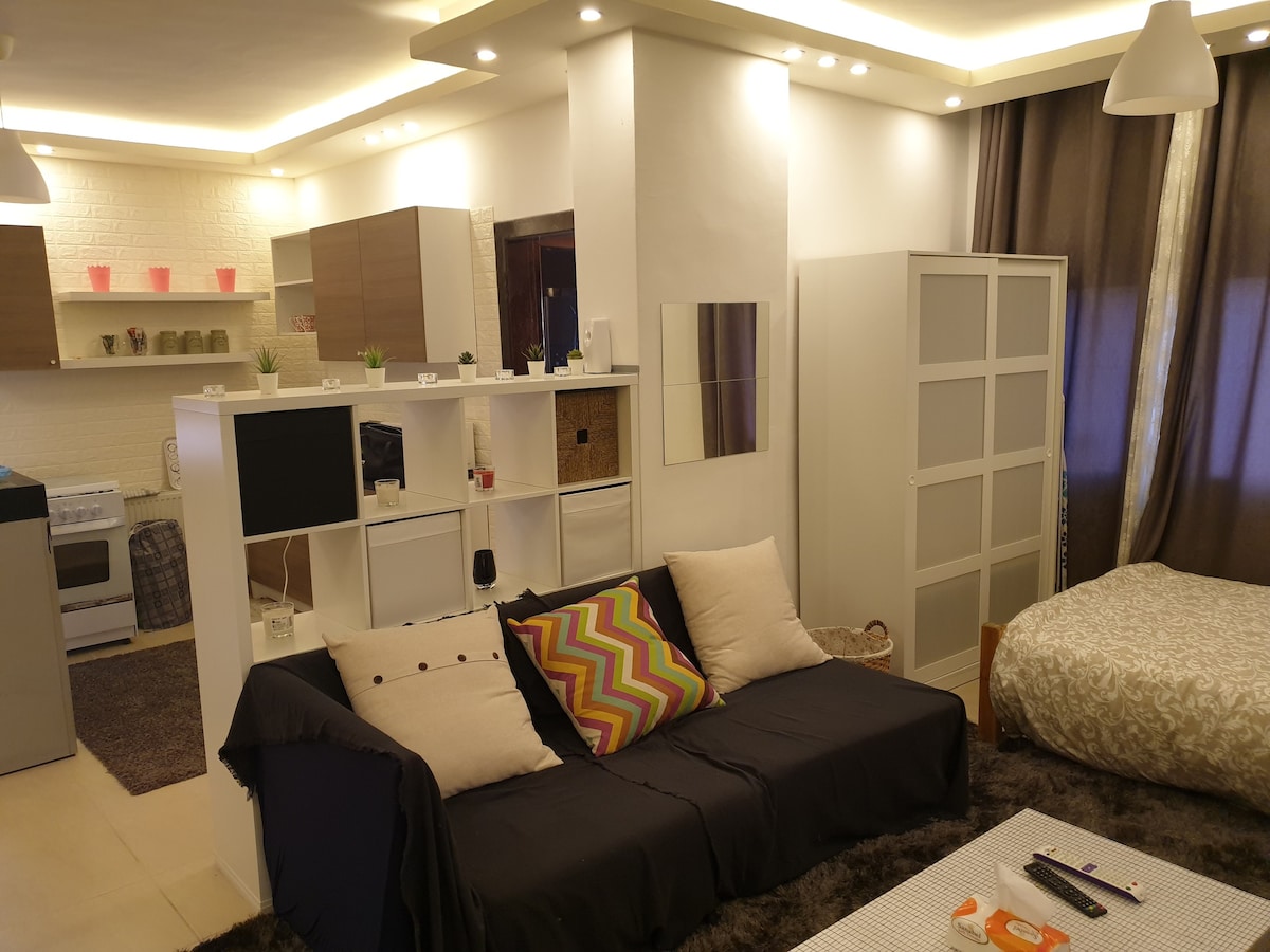 Marj Al Hamam Al Thahir区Al Thahir区的单间公寓。
