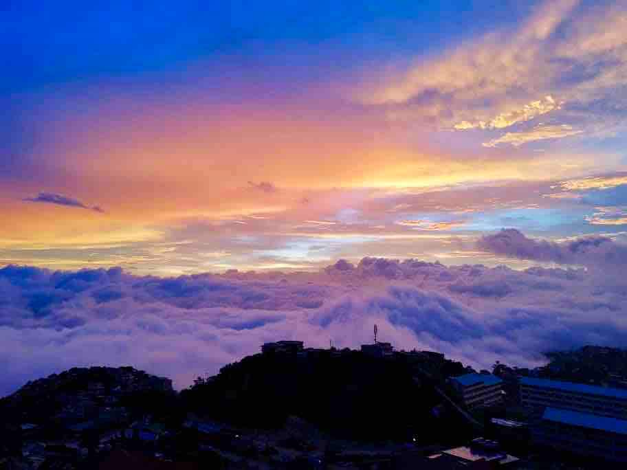 碧瑶度假屋（ Baguio Vacation House ） ，欣赏壮丽的日落景色