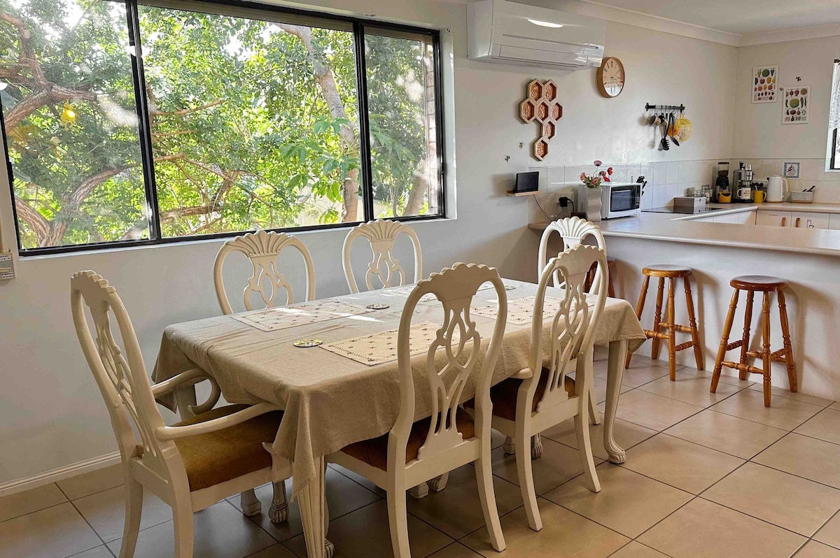 Bribie Hive - Bribie Island holiday apartment