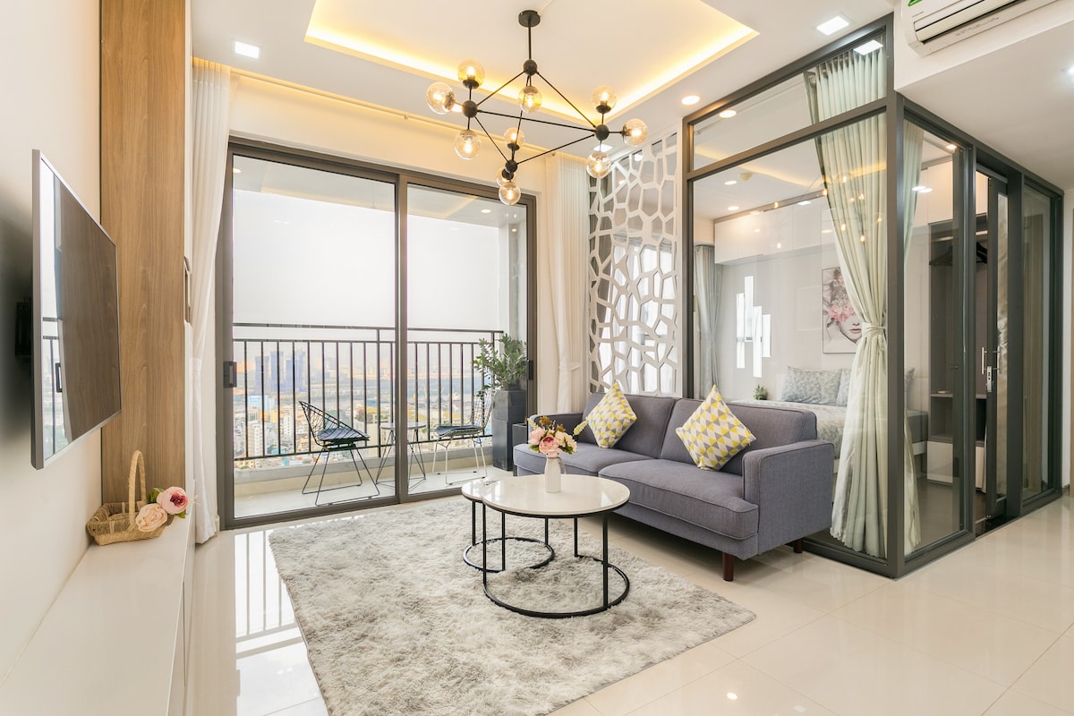 位于市区现代舒适的3卧室公寓，靠近碧文街（ Bui Vien St ）