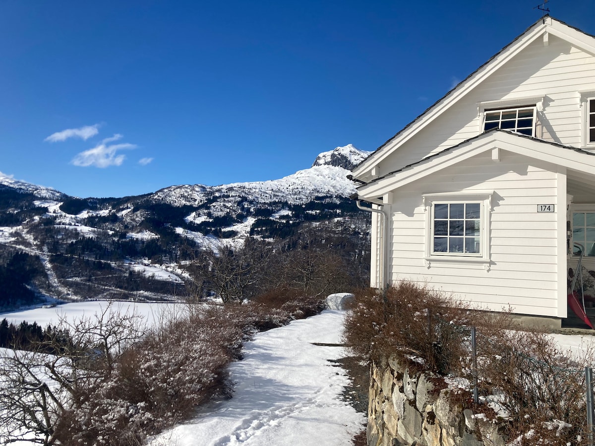 Landlig leilighet med utsikt i Granvin/Voss