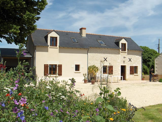 Ambillou-Château的民宿