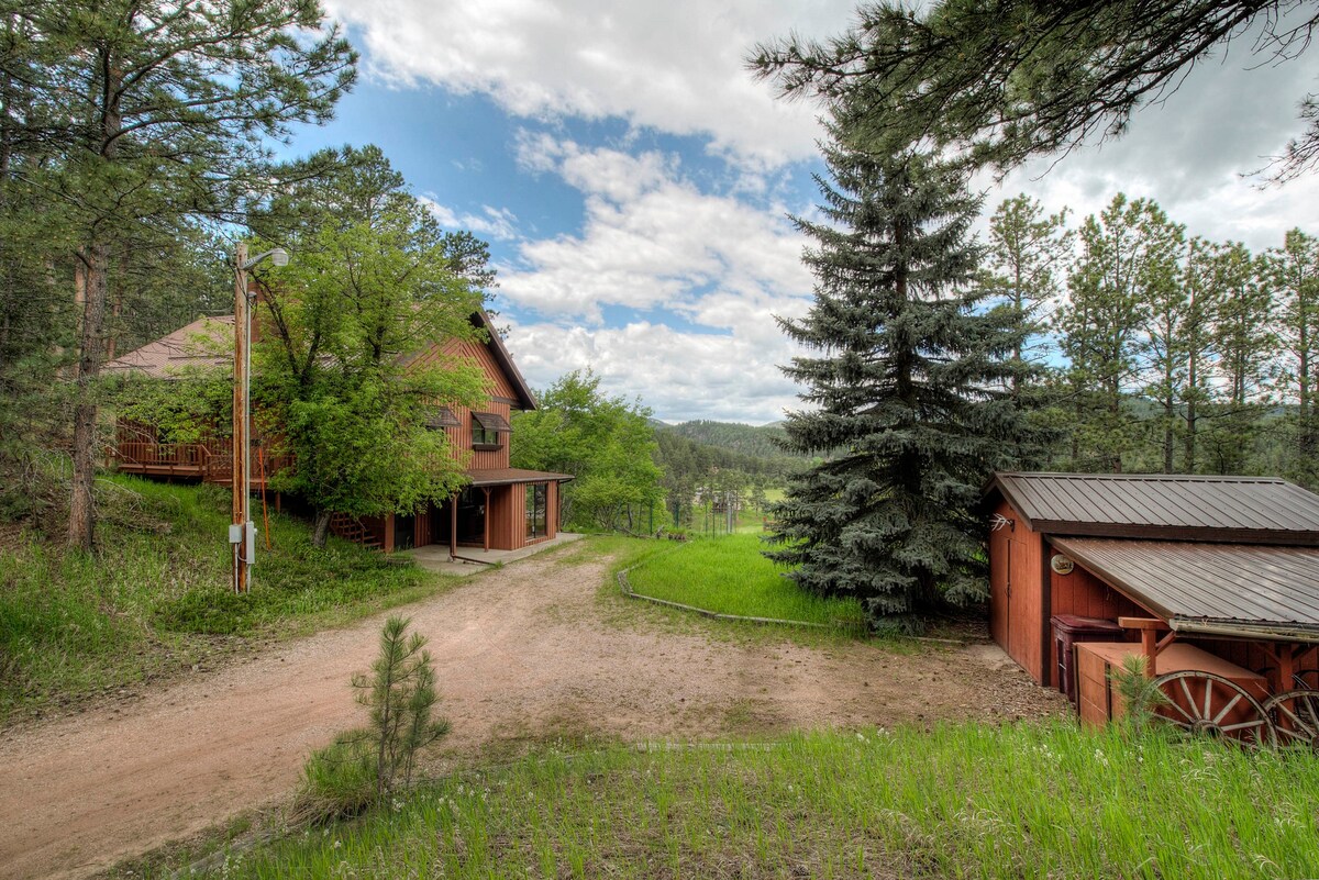 Cabin on the Cliff