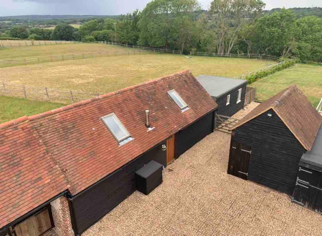 Quirky Barn Conversion Crowhurst Battle