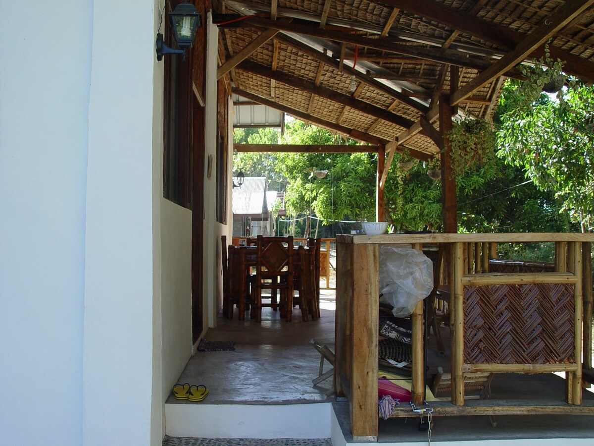 Bayambang的房间包括餐食。