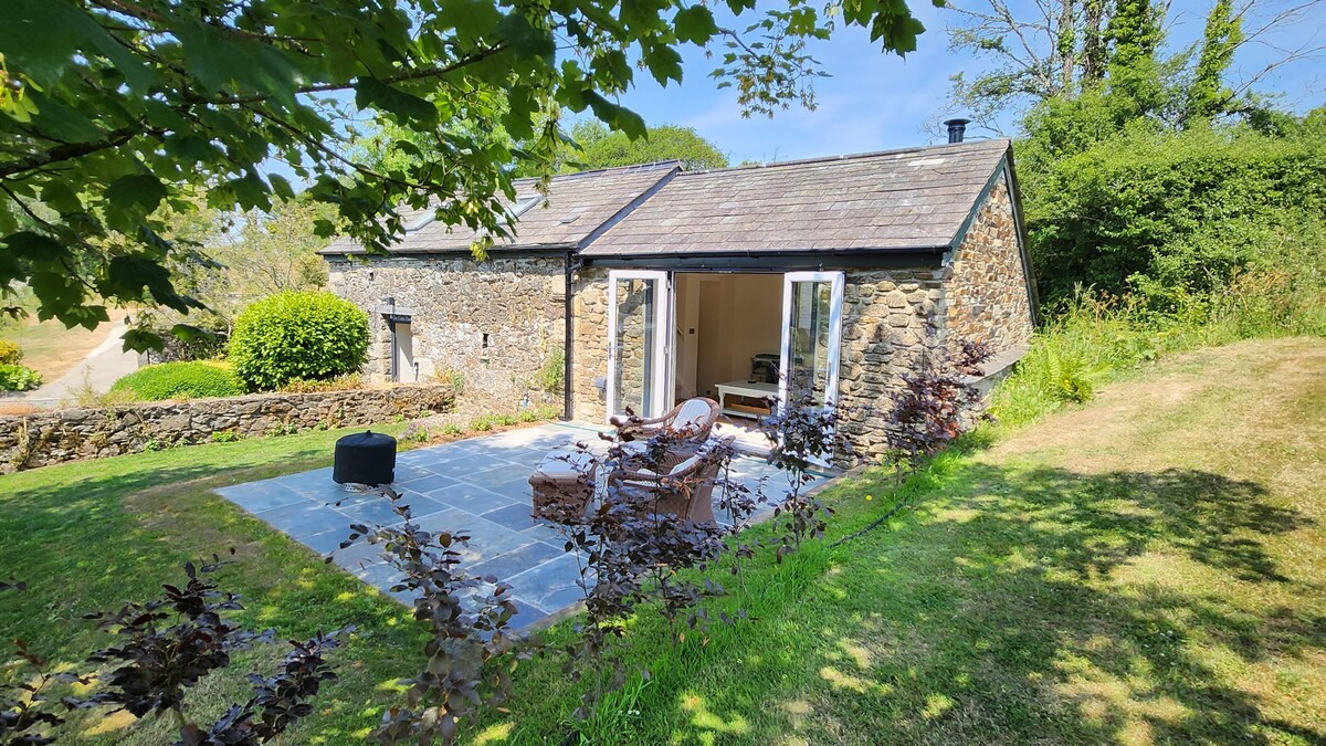 The Cider House, a stylish cottage in Cornwall