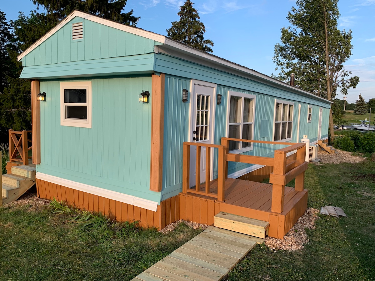 The Island Bay Waterfront Cottage