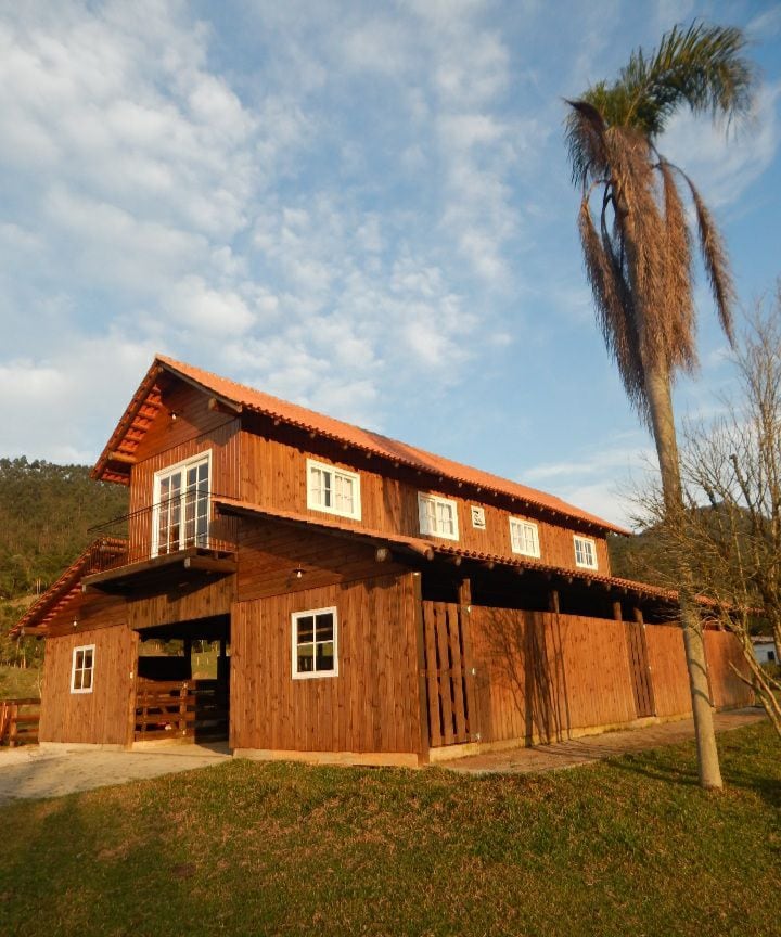 CASA - CELEIRO AMERICANO com piscina e açudes