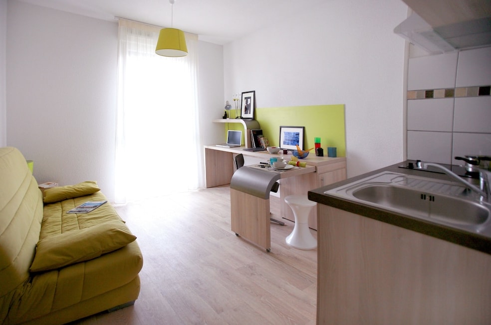 aulnoylezvalenciennes整套普通公寓每周学生工作室