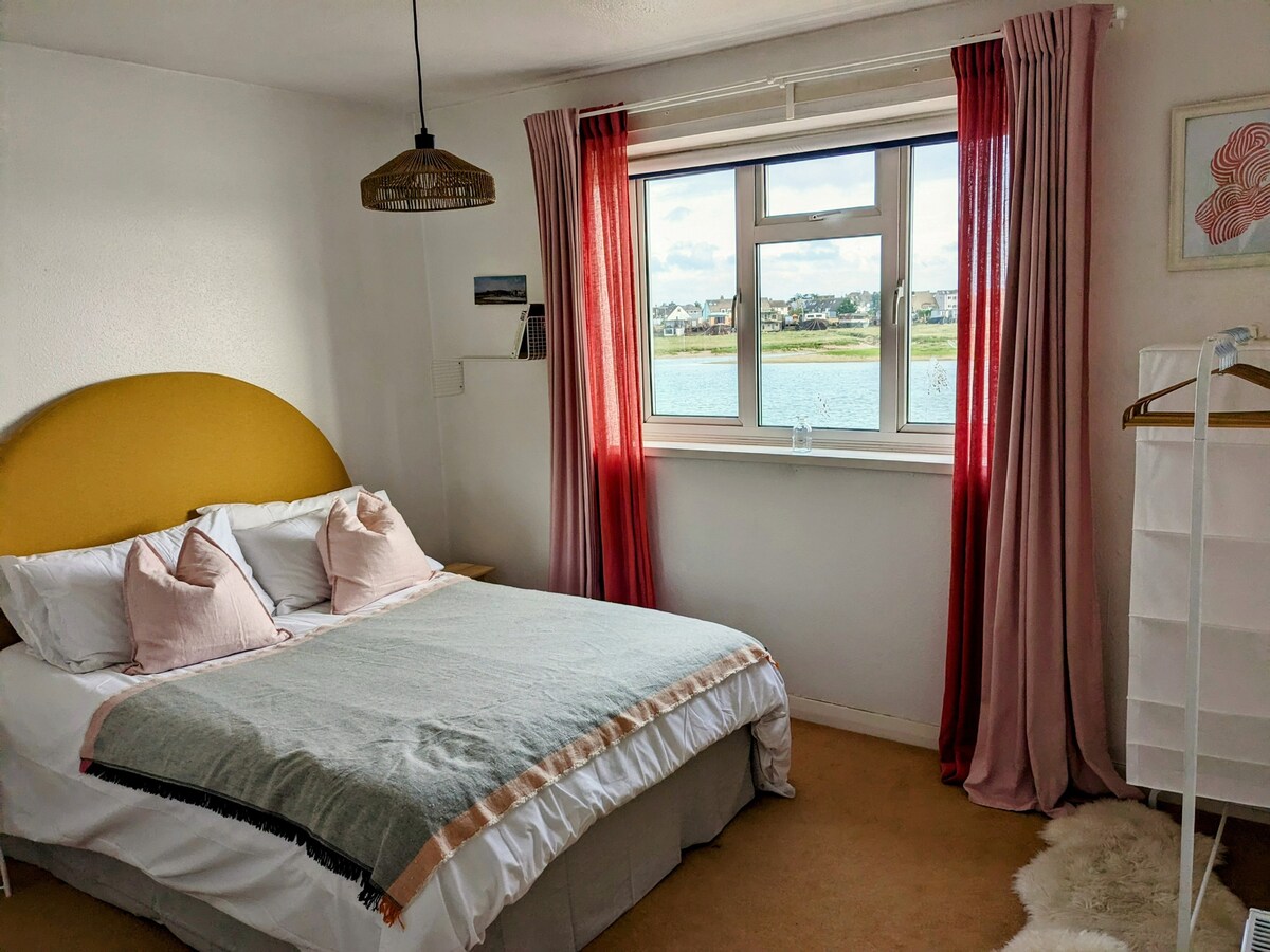 Riverside flat in Shoreham-By-Sea
