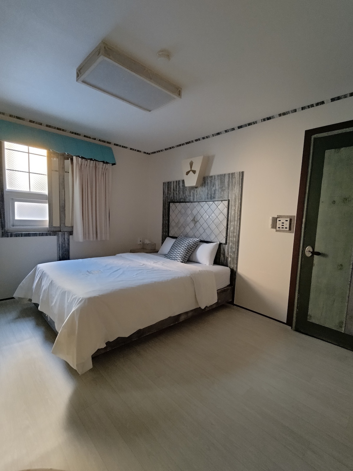 Single Room,Subway Uncheon,5.18Park,Sangmu,Seo-gu